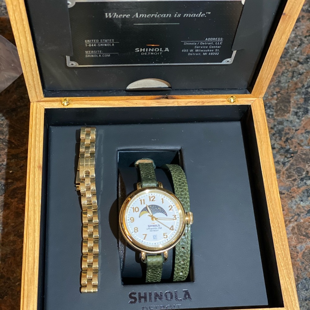 Shinola Birdy Moon Phase (Gold)